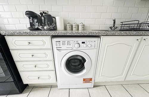 De Beauvoir House | Spacious 3-Bed Flat in Hackney Haggerston with Great Transport Links!