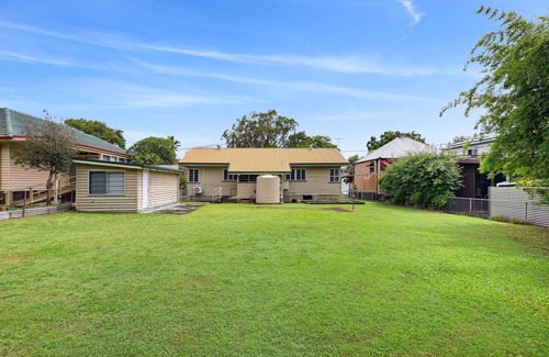 Morningside House | Spacious 3-Bed Home in Morningside with Backyard