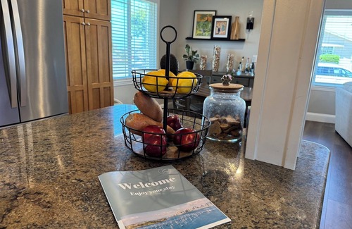 Bay Ho House | Spacious 3 bed house with hot tub, outdoor oasis, near bay, beaches, fun!