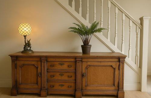 Parsons Green and Walham Apartment | Spacious 3 bed Kings Road SW6