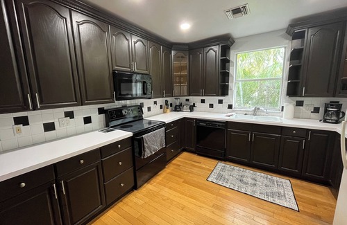 Central Oakland Park Apartment | Spacious 3-bedroom with AC and WiFi in brilliant Fort Lauderdale