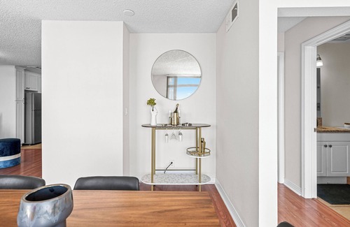 Marina Peninsula Apartment | Spacious 3-bedroom apartment with AC, fitness room in wonderful Marina del Rey