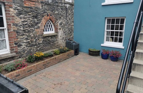 Hillsborough Apartment | Spacious 3 Bedroom Apartment in Hillborough, NI