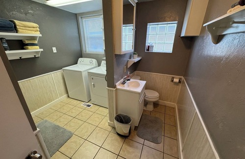 St. Anthony Apartment | Spacious 3-bedroom vintage apartment in charming Saint Anthony