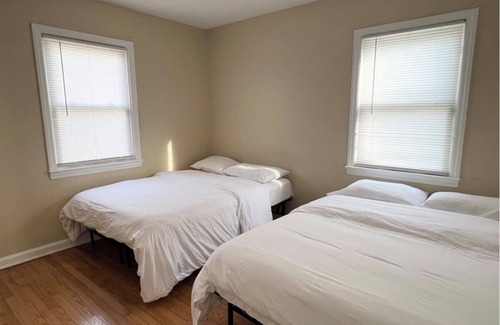 Valley Stream Apartment | Spacious 3-bedroom apartment in enjoyable Valley Stream with AC