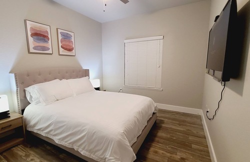 Fort Worth Apartment | Spacious 3 Bedroom Apartment in lower Westside