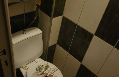 Roanne Apartment | SPACIOUS 3-BEDROOM APT (APT N°15)