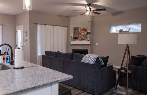 Sycamore Condo | Spacious 3 bedroom condo with King Master Suite in Sycamore