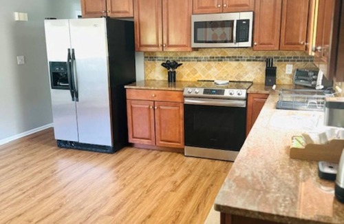 Waltham Condo | Spacious 3-bedroom Condo centrally located in delightful Waltham