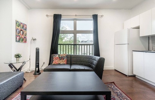 Downtown Montreal Apartment | Spacious 3 Bedroom Downtown MTL