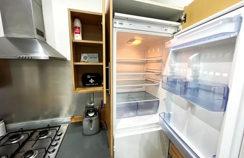 Cowdenbeath Apartment | Spacious 3 Bedrooms Entire Apartment - Self Check in/out - Perfect for 8 Guests
