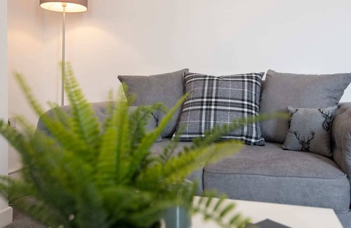 Sunderland House | Spacious 3-Bedroom Home, Newly Renovated, Sleeps 5