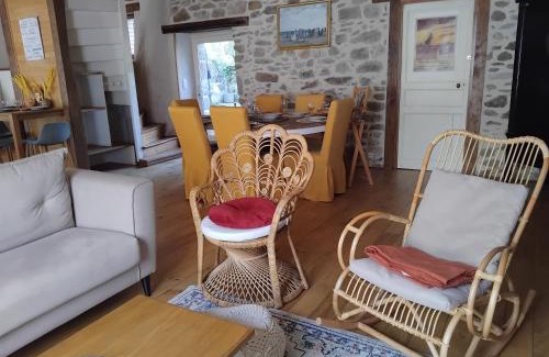 Saint-Suliac House | Spacious 3 bedroom house 250m from Saint-Suliac's beach