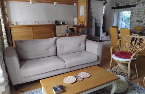 Saint-Suliac House | Spacious 3 bedroom house 250m from Saint-Suliac's beach