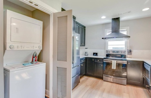 Franklin House | Spacious 3 Bedroom - Historic Franklin Quadplex