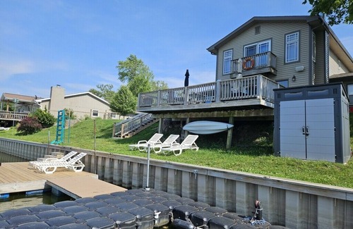 LaPlatte I House | Spacious 3-bedroom Lake House property minutes away from Omaha