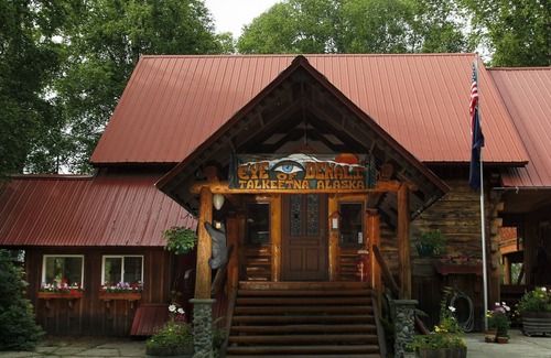 Talkeetna House | Spacious 3-bedroom lodging with river view within walking distance to town.