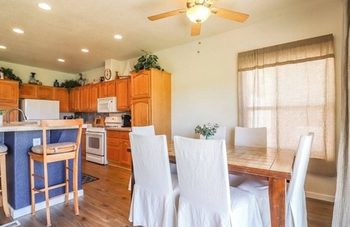 Needles House | Spacious 3-bedroom plus bonus room house in Needles, CA on the golf course