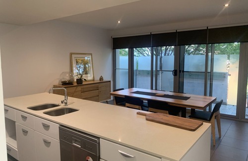 Parkville House | Spacious 3 Bedroom Townhouse With Peaceful Outlook