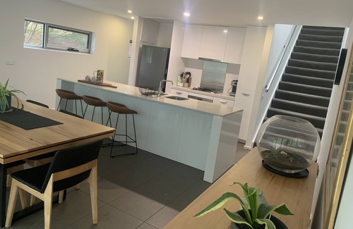 Parkville House | Spacious 3 Bedroom Townhouse With Peaceful Outlook