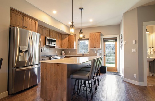 Sun Peaks House | Spacious 3-bedroom townhome with ski-in/out access to Orient & Morrisey Chair and a private hot tub!