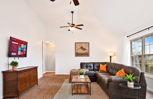 Clarksville House | Spacious 3-Bedroom Getaway with King Bed and Fenced Backyard - Clarksville, TN