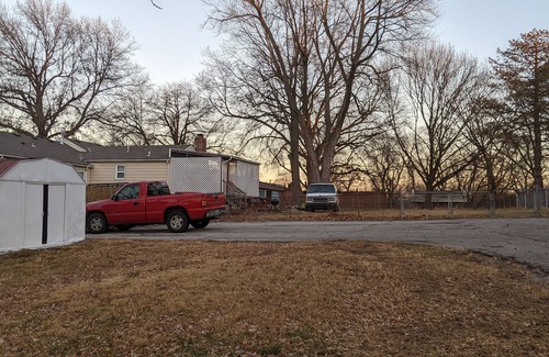Independence House | Spacious 3 bedroom Home- 5 Minutes From the Stadiums!