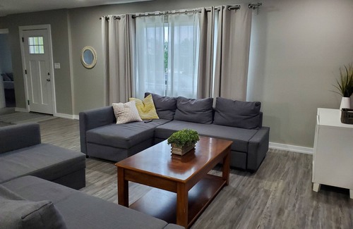 Scott Depot House | Spacious 3-bedroom home, off I-64 & 35, sleeps 11
