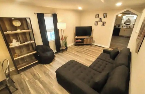 West Seneca Apartment | Spacious 3 bedroom apartment close to the City of