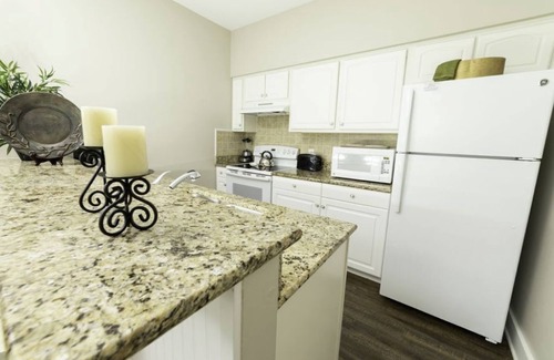 Lackey Cottage | Spacious 3 bedroom cottage which is actually 2 units in 1 in Williamsburg, VA.