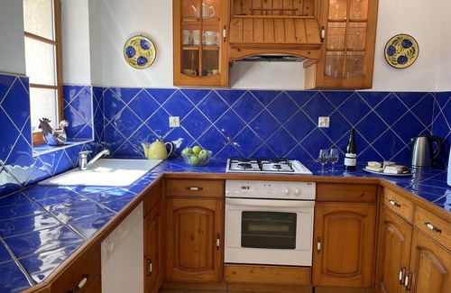 Nizas Villa | Spacious 3 bedroom vineyard villa, air conditioned, Domaine Saint Ferreol