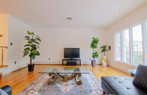 Hoboken Apartment | Spacious 3 bedroom with AC and WiFi in delightful Hoboken