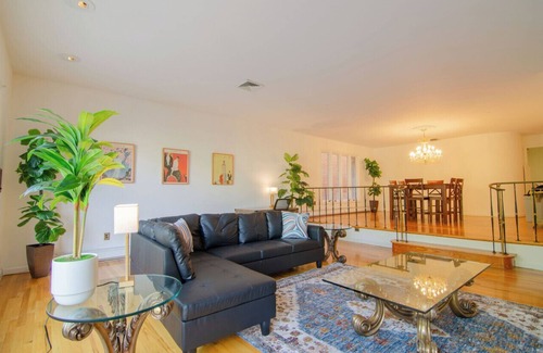 Hoboken Apartment | Spacious 3 bedroom with AC and WiFi in delightful Hoboken