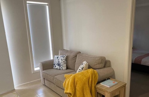 Point Cook House | Spacious 3 Bedrooms Suitable for Families
