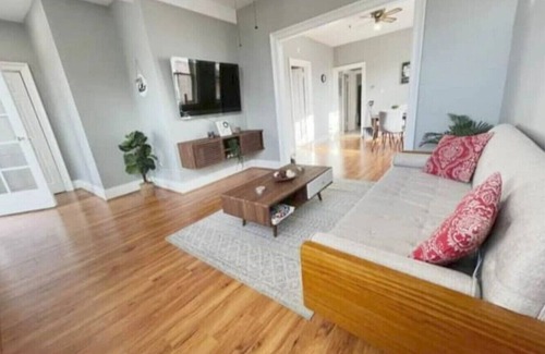 North Bergen Apartment | Spacious 3 br 1 bath close to NYC - FREE Parking