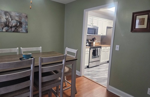 Wilmington House | Spacious 3 BR, 2.5 Bath on quiet cul-de-sac within minutes of Leland Town Center