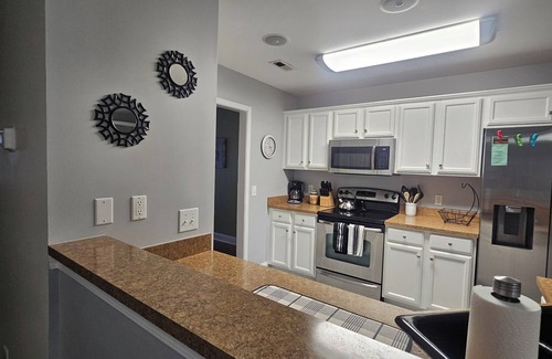 Wilmington House | Spacious 3 BR, 2.5 Bath on quiet cul-de-sac within minutes of Leland Town Center