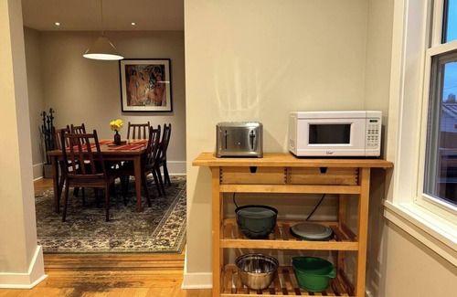 Hastings House | Spacious 3 BR/2BTH, Mountain Views