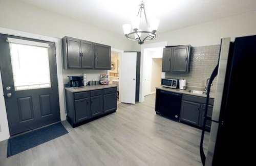 Terre Haute House | Spacious 3 BR Firepit + Grill Fun 6 Min to ISU