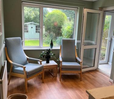 Kidlington House | Spacious 3 BR House Kidlington near Oxford, Airport, Bicester, Blenheim & Cotswold