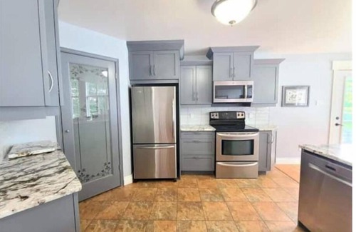 Algoma District Cottage | ❤Spacious 3 BR Lake House on Lake Lauzon w/Deck!❤