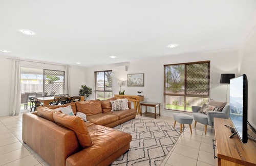 Harristown House | Spacious 3 brm home close to Toowoomba Hospital