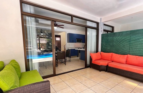 Coco House | Spacious 3 Bedroom House with Private Pool with Waterfall.
