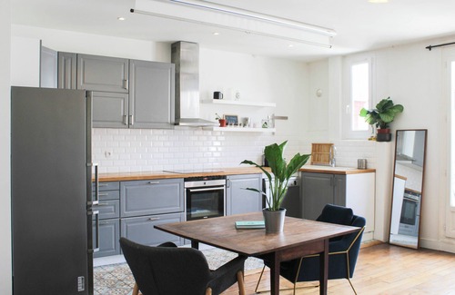 Quartier de la Goutte-d'Or Apartment | Spacious 3-room with balcony in the heart of Paris