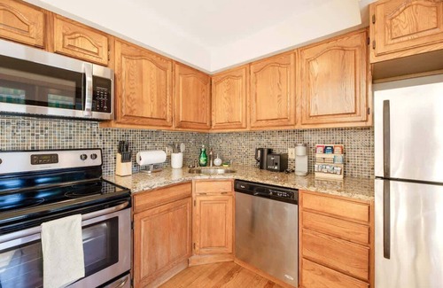 Wedgwood House | Spacious 3B2B Retreat | Near UW & U Village