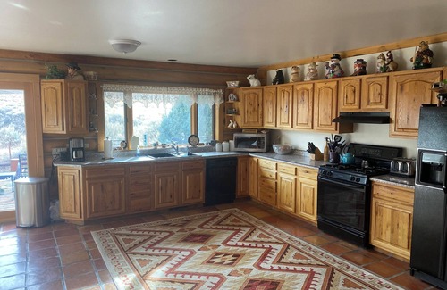 Wapiti House | Spacious 3bd 2bth ranch, 20 min from Cody and 20 min from Yellowstone East Gate
