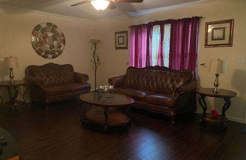 Tampa Heights House | Spacious 3bd 3bth home walking distance to Ybor City & Armature Works