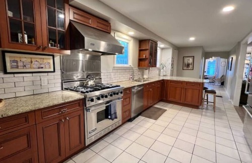 South End House | Spacious 3bdr 2ba - walk to Breweries & Downtown