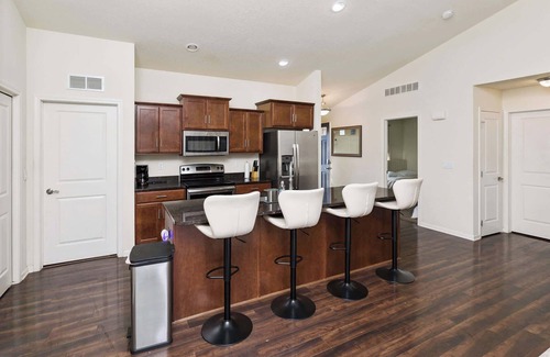 Berwick House | Spacious 3BR/2BA Getaway in Des Moines