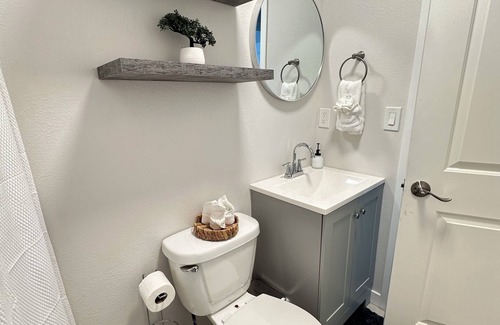 Los Angeles House | Spacious 3BR/2BA Near DTLA Dodgers & Crypto Arena Minutes Away